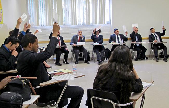 Political science and Pan-African studies students vote to pass a resolution during the Model United Nations - Model African Union simulation at Sierra Hall on Feb. 15 (Courtesy of Sheba Lo)