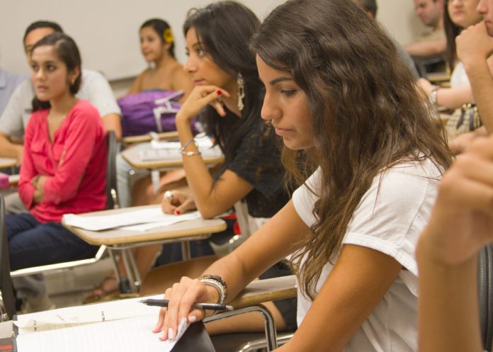 CSUN Students Scramble To Register For Classes The Sundial