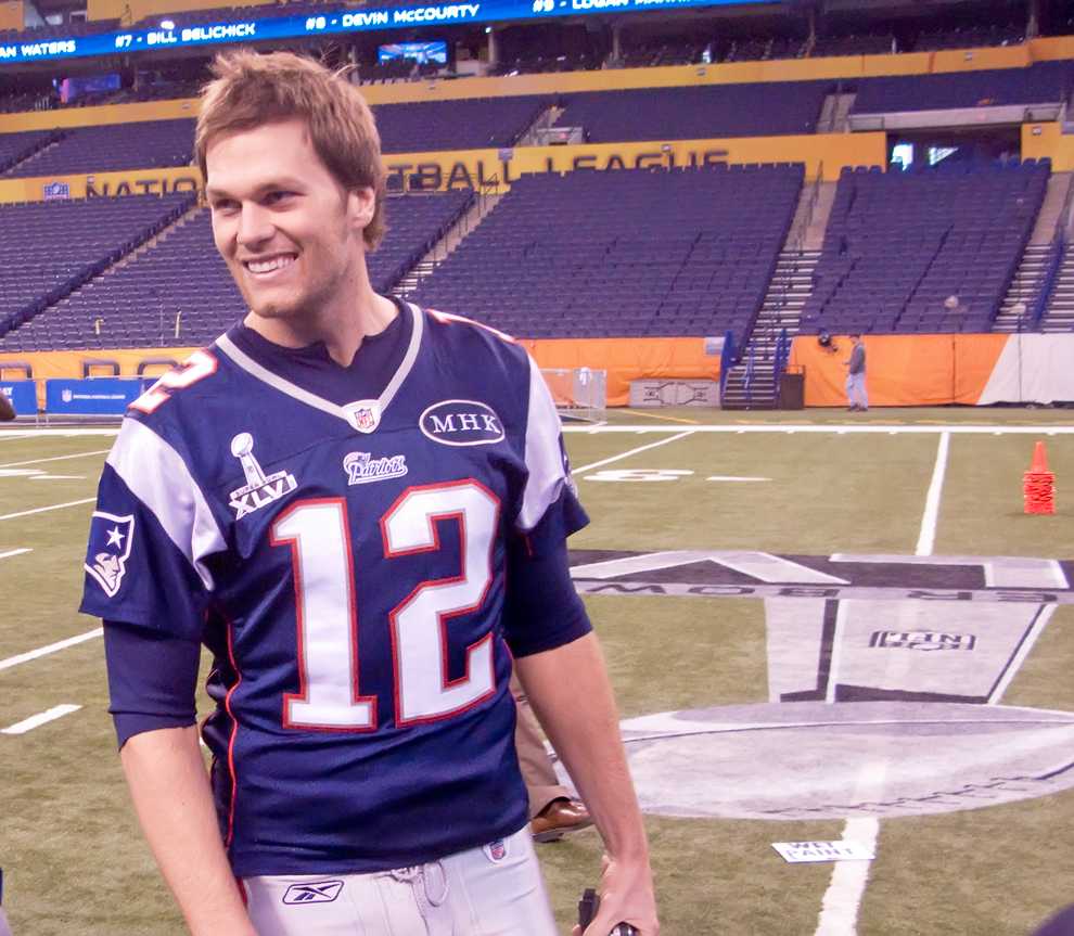Patriots+quarterback+Tom+Brady%2C+whos+broken+all+kinds+of+NFL+records%2C+is+on+his+fifth+Super+Bowl+appearance.+Courtesy+of+MCT
