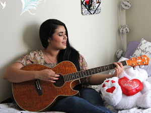 Songstress seeks out solo success
