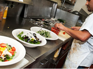 Healthy food options dominate CSUN restaurant menus
