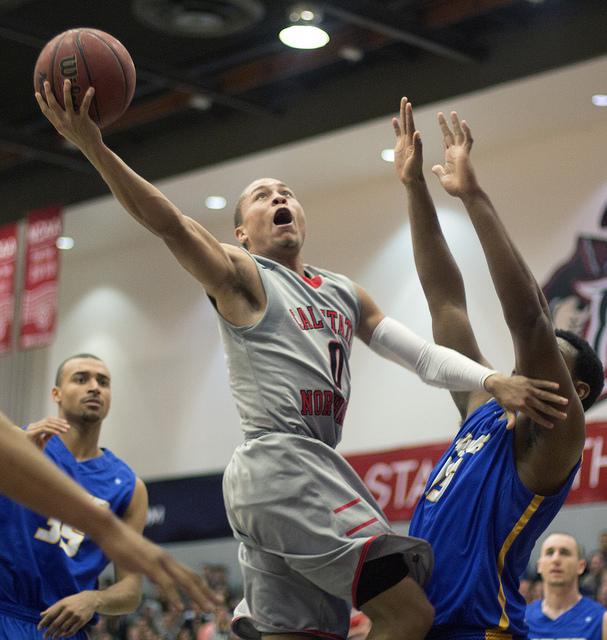 Men’s Basketball: Matadors give up lead, game to UCSB at home, 79-69