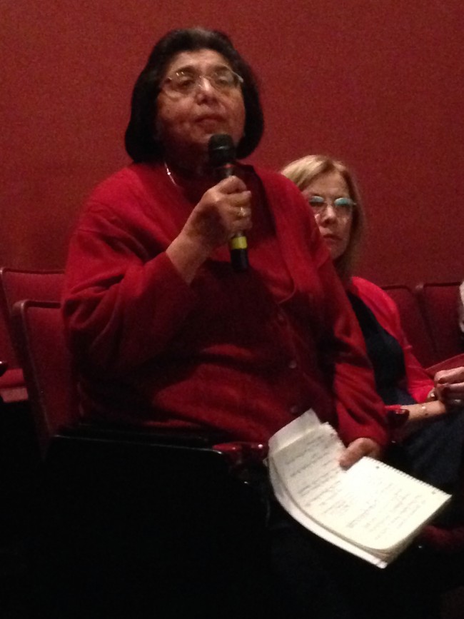 CSUN Alum Irene Tovar, left, expresses her concerns at the public hearing on impaction with President Dianne Harrison, right. (The Sundial Photo)