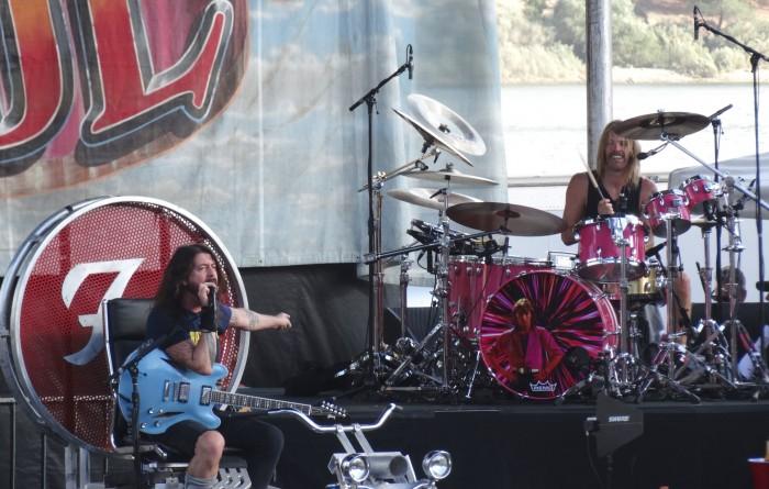 Dave Grohl and Dave Grohl and Foo Fighters drummer Taylor Hawkins preforming side by side