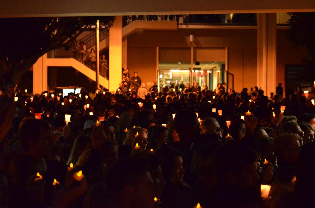 Dozens+of+people+show+up+for+the+candlelight+vigil+for+Nohemi+Gonzalez.