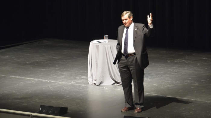 CSU Chancellor Dr. Timothy White during the Open Public Forum at Plaza Del Sol on Jan. 29. (Daisy Perez / The sundial)