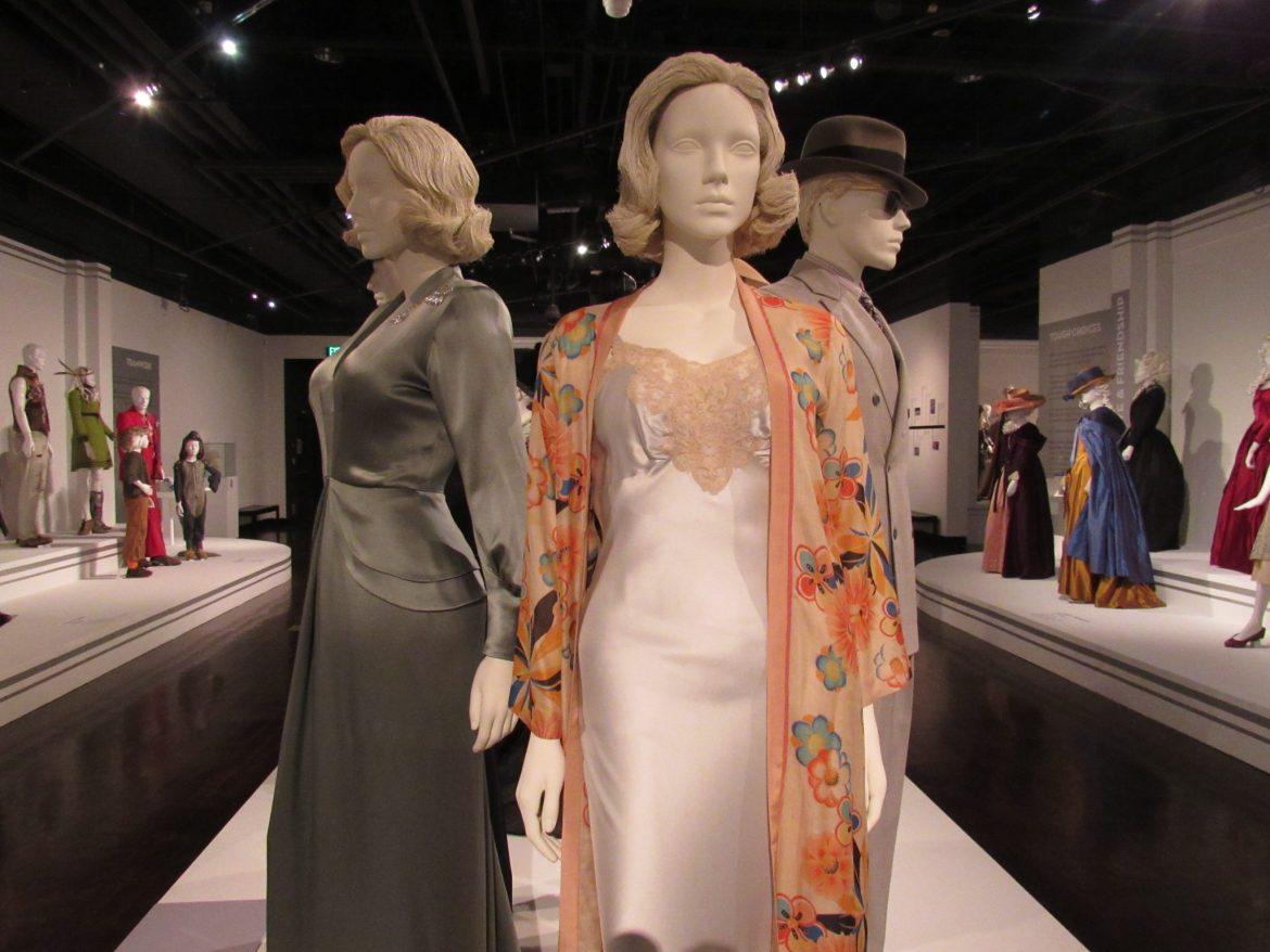 Movie+costumes+displayed+in+gallery