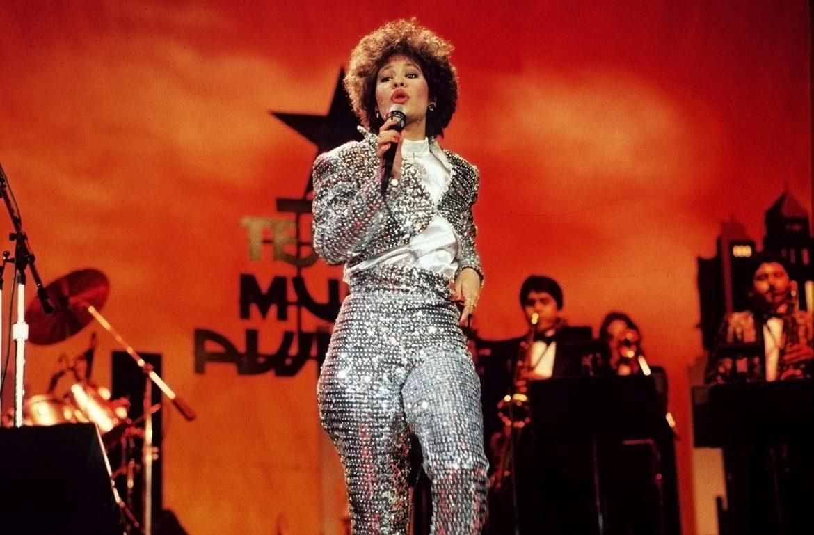 Selena Quinanilla performs during the Seventh Annual Tejano Music Awards