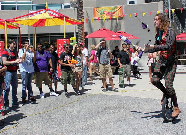 The circus-themed Matafest brought hundreds of students to the USU for food, games, and entertainment. Many CSUN groups had informational booths lined up at the Plaza Del Sol on Aug. 29. Ana Rodriguez / Daily Sundial
