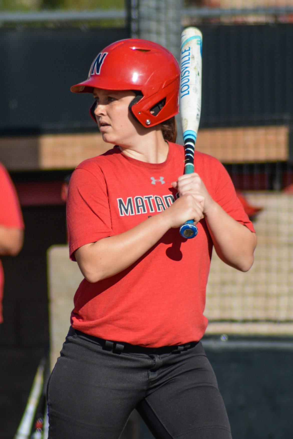 softball+player+at+bat+in+red+uniform