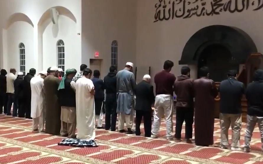 Muslim worship