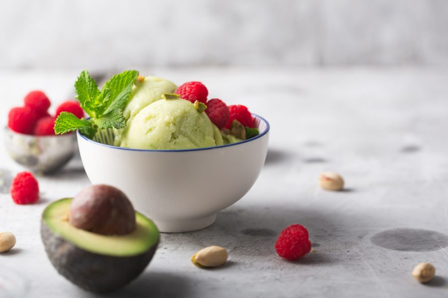 Homemade+organic+avocado+ice+cream+in+a+bowl+on+gray+background