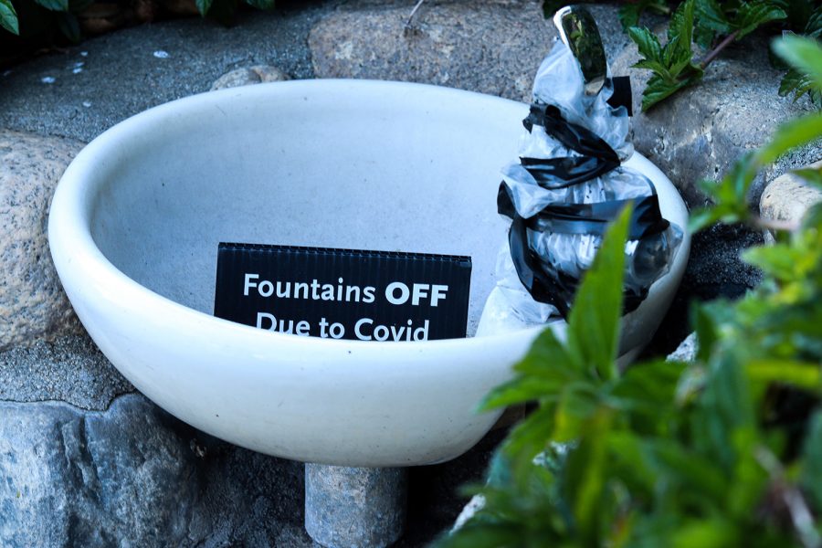 Fountains+are+closed+inside+the+Huntington+Library+due+to+the+pandemic.