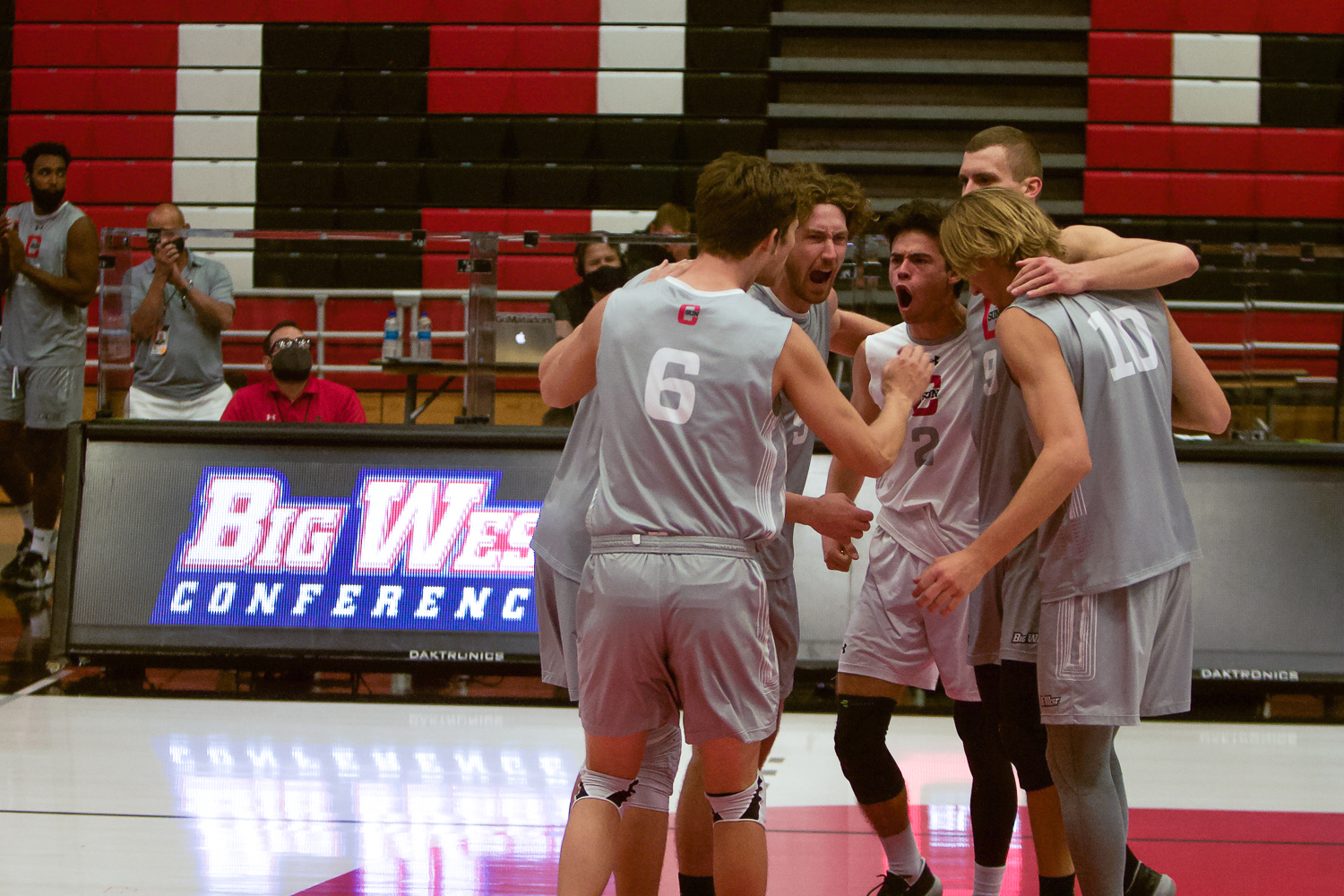 CSUN men’s volleyball falls to No. 1 University of Hawai’i – Daily Sundial