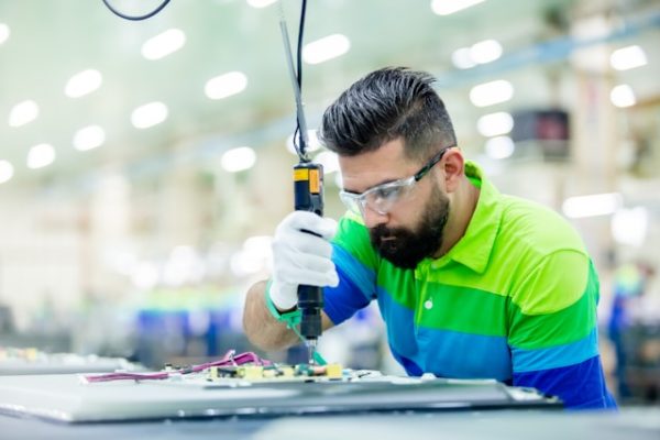 The Role of Tech in Manufacturing: 5 Tips for Achieving Component Reliability 