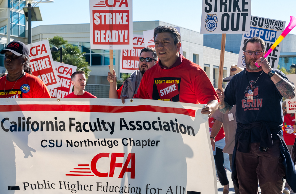 File+photo.+Students%2C+CFA%2C+and+CSUEU+members+march+on+strike+at+CSUN+on+Dec.+5.