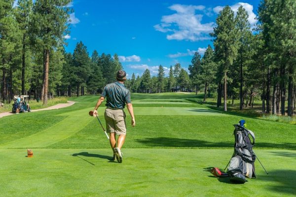 Students Guide to Selecting Sports Activities in College: Why Choose Golf