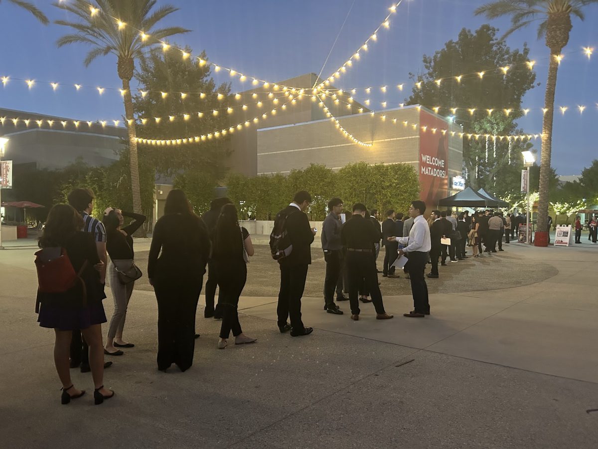 Nazarian College students eagerly line up outside CSUN Industry Night on Sept. 26, 2024, waiting for their opportunity to pitch themselves to prospective employers.