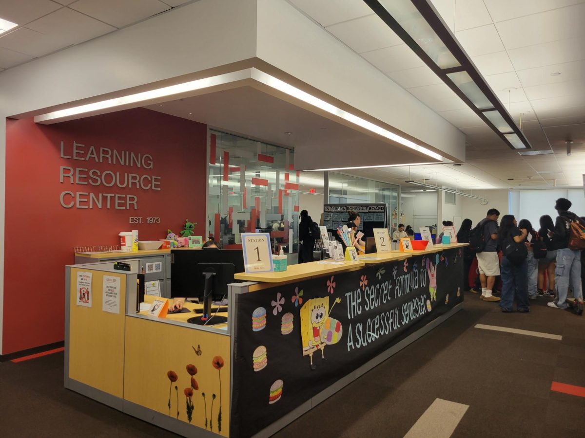The CSUN Learning Resource Center welcome desk on Thursday, Sept. 4, 2025. 
