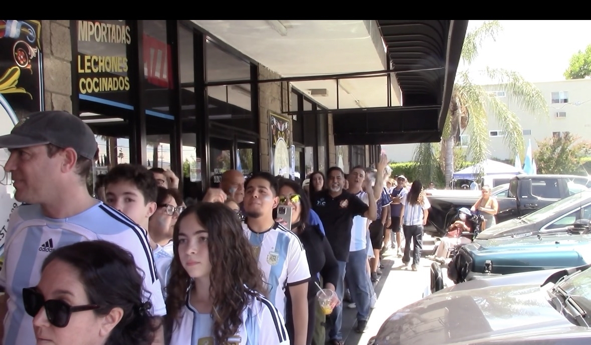 San Fernando Valley restaurant hosts FIFA World Cup watch party