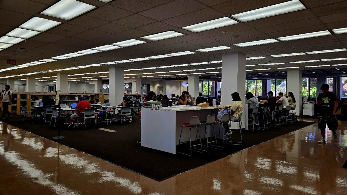 Students fill seating areas on the First Floor of the University Library at CSUN during triple - digit temperatures in Northridge on Aug. 25, 2026.