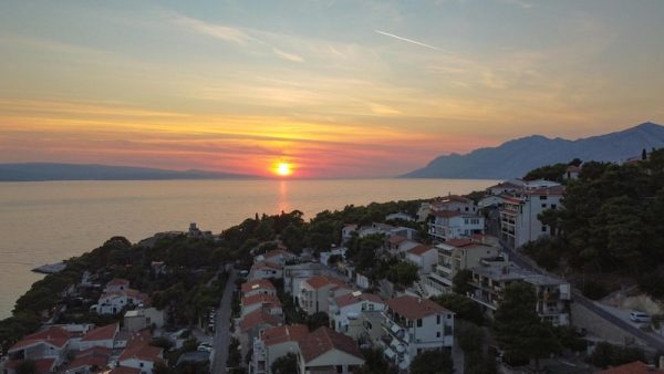 Crewed vs Bareboat: Choosing Your Croatian Yacht Charter