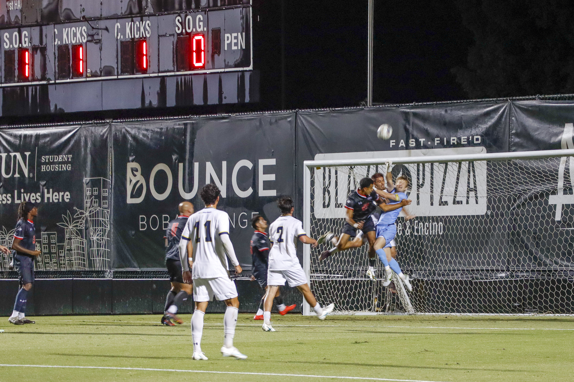 Men’s soccer defeats UC San Diego in a dramatic thriller